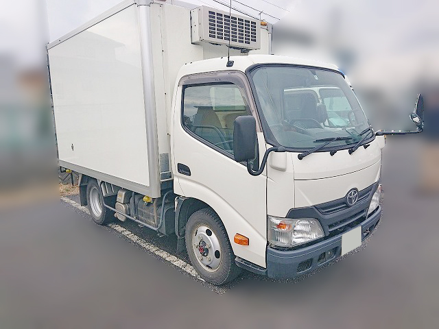 トヨタ冷蔵冷凍車トヨエース平成28年